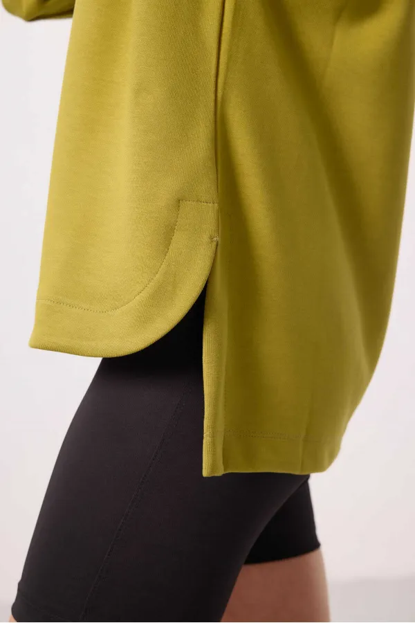 Sweat-shirt tunique Tommylife Wholesale pour femme, col rond, coupe décontractée, texture douce - 97305 Moutarde foncé