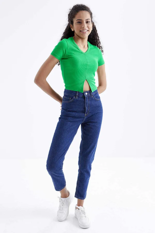 Tommylife Wholesale Green Basic Front Slit V-Neck Women's Crop Top T-Shirt - 97206