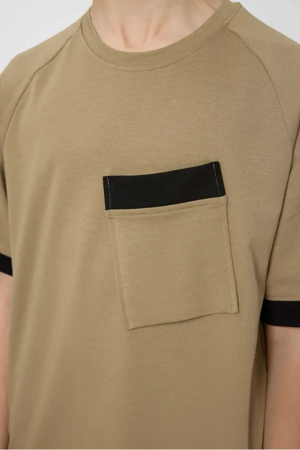 Tommylife Toptan Pamuklu Yumuşak Dokulu Oversize Cep Detaylı Erkek Çocuk T-Shirt 11295 Koyu Bej Tommylife Toptan Pamuklu Yumuşak Dokulu Oversize Cep Detaylı Erkek Çocuk T-Shirt 11295 Koyu Bej