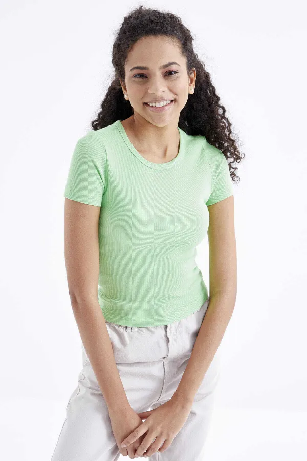 Tommylife Wholesale Pistachio Green Basic Short Sleeve Crew Neck Women's T-Shirt - 97202