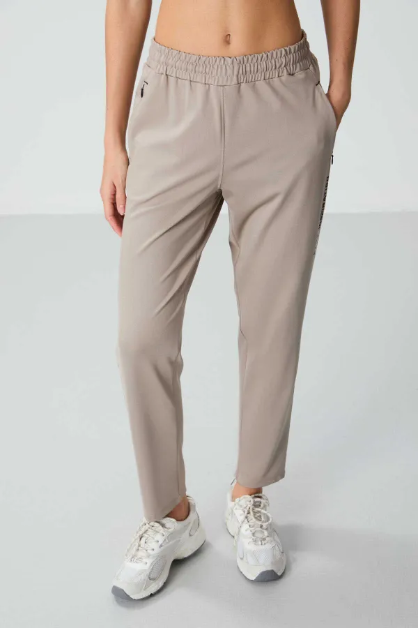 Tommylife Toptan Standart Kalıp Kapüşonlu Kadın Eşofman Takımı 95306 Koyu Bej