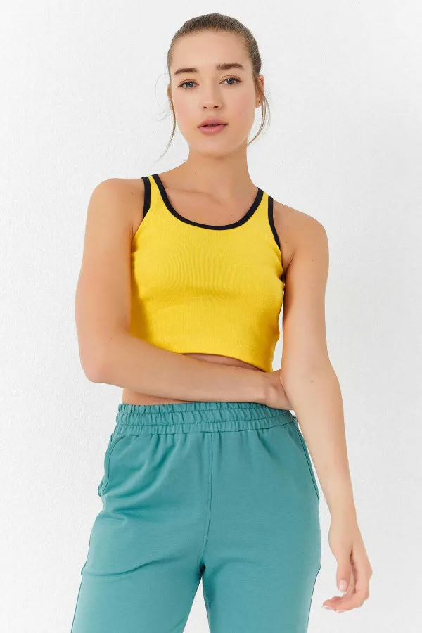 Débardeur court jaune basique sans manches à col en U pour femme Tommylife Wholesale - 97162