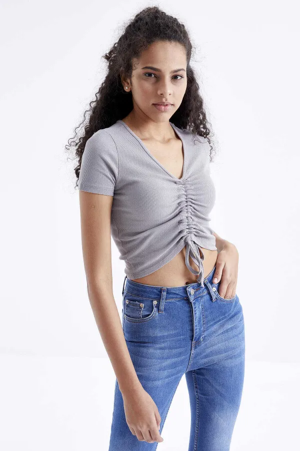 Tommylife Wholesale Grey Gathered Detail V-Neck Women's Crop Top T-Shirt - 97205