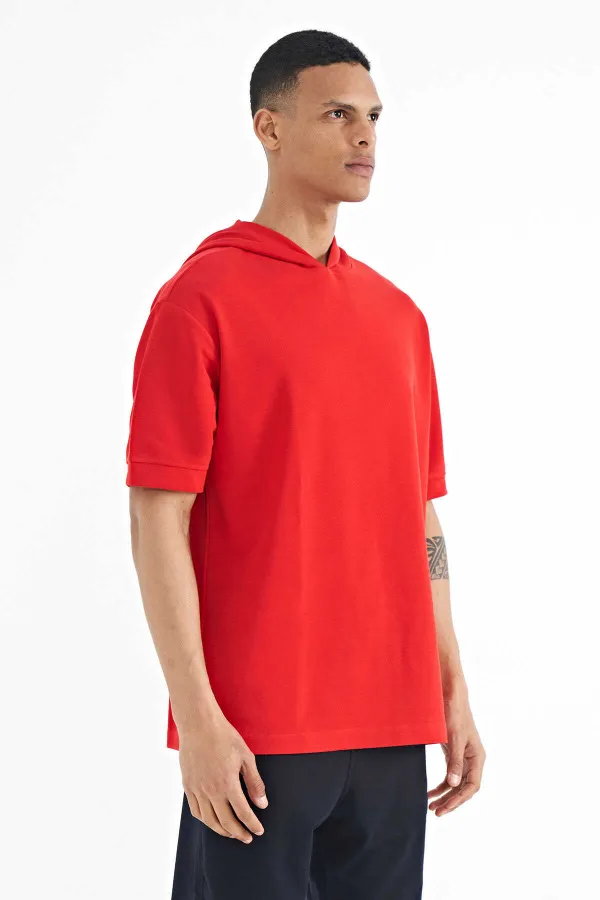 Tommylife Wholesale T-shirt rouge à capuche oversize pour homme avec étiquette sur la manche - 88179