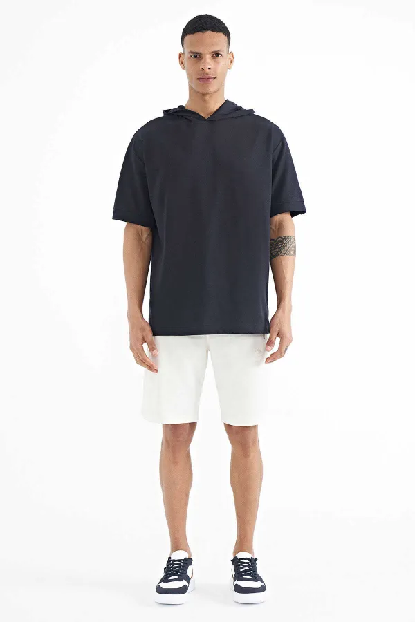Tommylife Wholesale T-shirt oversize à capuche bleu marine avec étiquette sur la manche - 88179