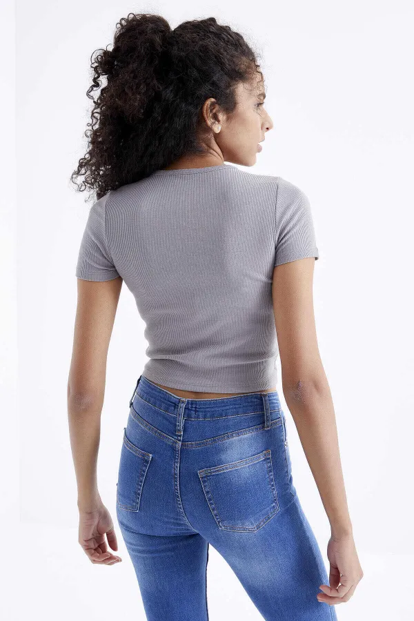 Tommylife Wholesale Grey Gathered Detail V-Neck Women's Crop Top T-Shirt - 97205