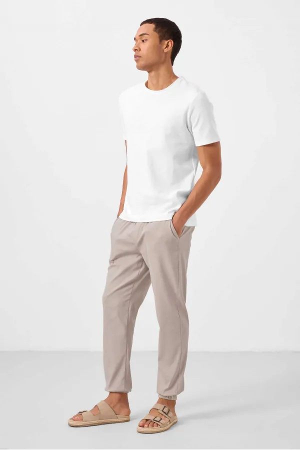 Pantalon chino extensible léger, coupe standard, tissé, Tommylife Wholesale, couleur pierre (réf. 82176).
