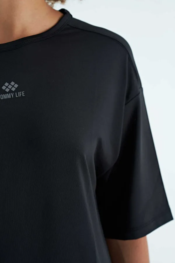 Tommylife Toptan Siyah O Yaka Baskı Detaylı Oversize Kısa Kol Kadın T-Shirt - 97263