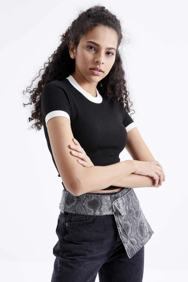 Tommylife Wholesale Black Basic Women's Crop Top T-Shirt with Sleeve Detail and Crew Neck - 97200