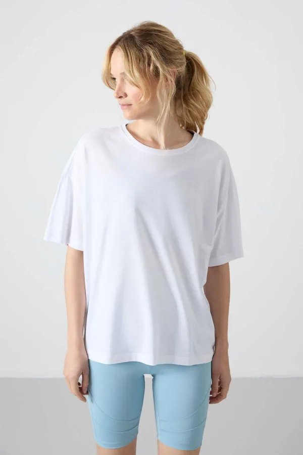 Tommylife Toptan O Yaka Oversize Basic Kadın T-Shirt 97285 Beyaz