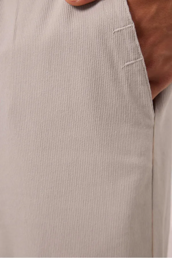 Pantalon chino extensible léger, coupe standard, tissé, Tommylife Wholesale, couleur pierre (réf. 82176).