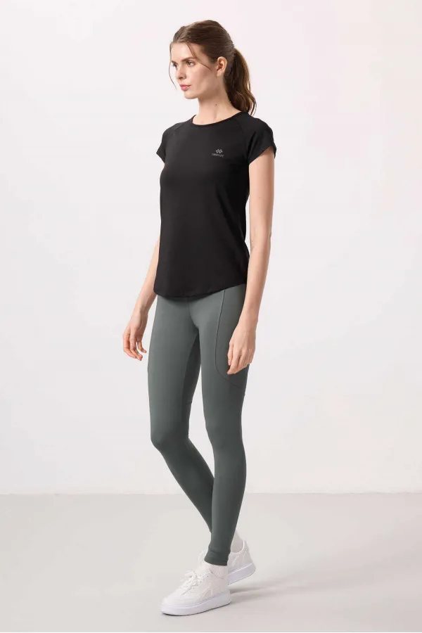 T-shirt femme Tommylife Wholesale noir à manches courtes et col rond, coupe standard - 97101