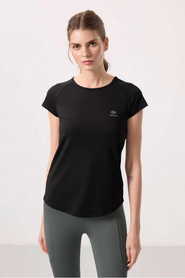 T-shirt femme Tommylife Wholesale noir à manches courtes et col rond, coupe standard - 97101