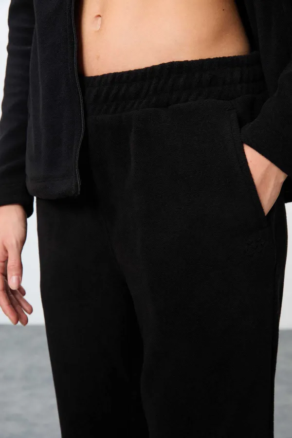 Ensemble de survêtement en polaire Tommylife Wholesale pour femme, coupe classique, col montant, taille oversize, noir, référence 95339