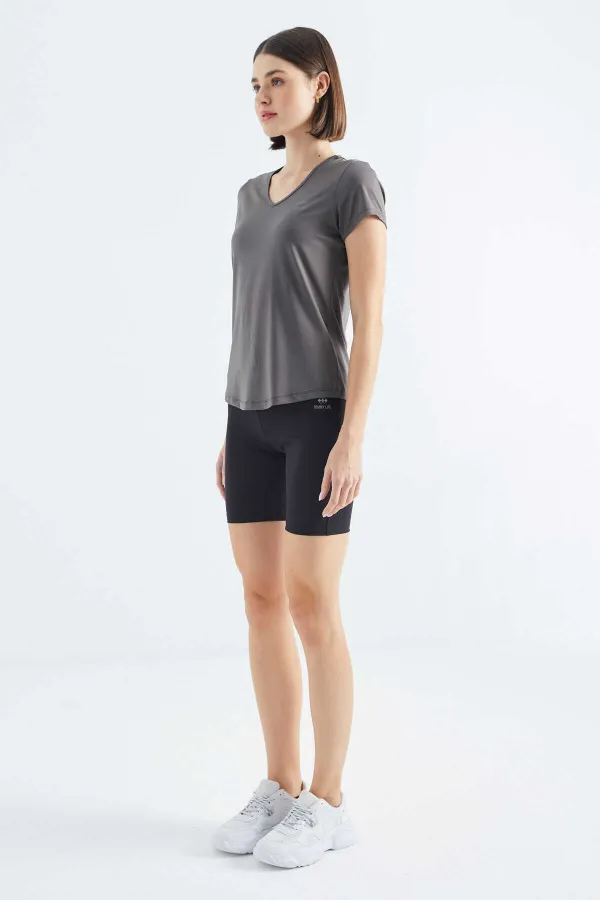 Tommylife Toptan Gri Basic Kısa Kol Standart Kalıp V Yaka Kadın T-Shirt - 97145