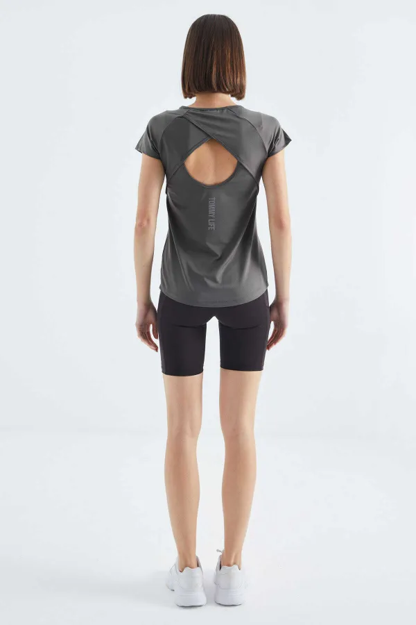 Tommylife Toptan Koyu Gri Sırt Pencereli Kısa Kol Standart Kalıp O Yaka Kadın T-Shirt - 97101