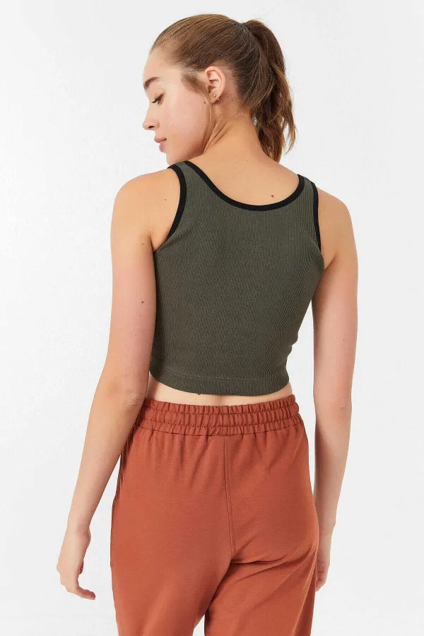 Tommylife Wholesale Khaki Basic Sleeveless Slim Fit U-Neck Women's Crop Top Tank Top - 97160