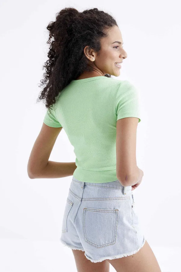 Tommylife Wholesale Pistachio Green Basic Side Window Crew Neck Women's Crop Top T-Shirt - 97207