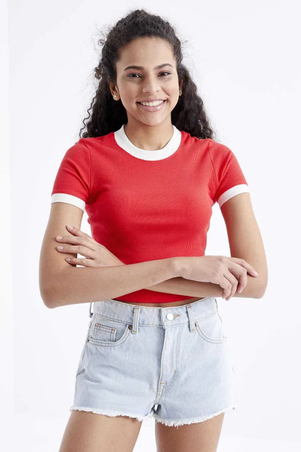 Tommylife Toptan Nar Çiçeği Basic Kol Detaylı O Yaka Kadın Crop Top T-Shirt - 97200