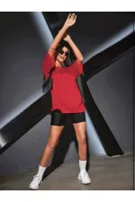 T-shirt boyfriend oversize unisexe rouge à col ras du cou en coton