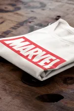 Marvel Logo Baskılı Beyaz Kısa Kollu Unisex Tişört