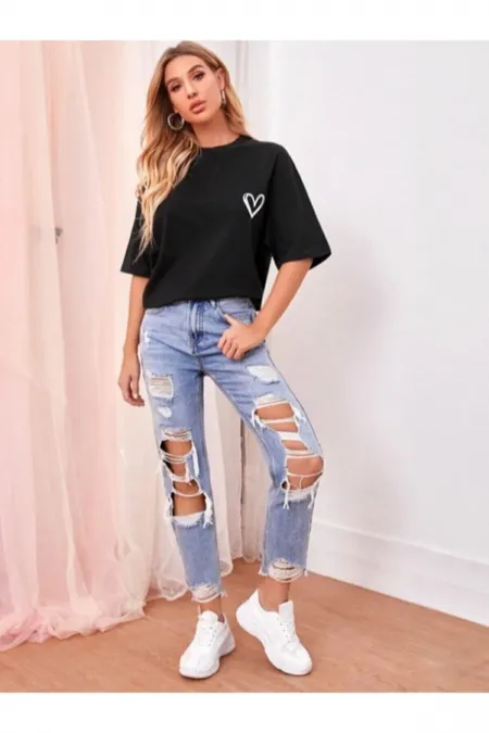 Minimal Heart Printed Black Oversized T-shirt
