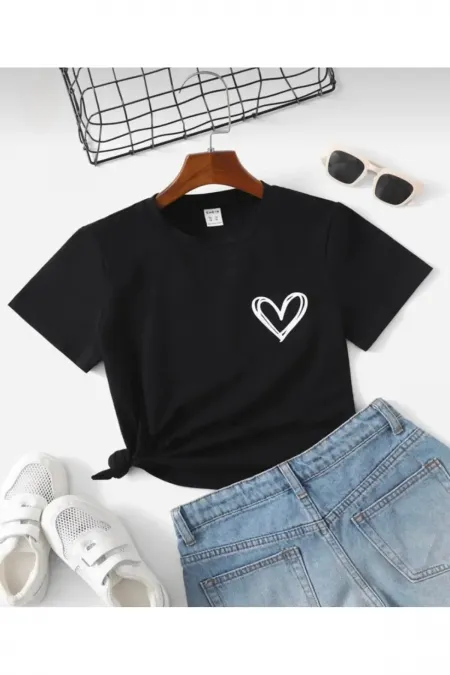 Black t-shirt with heart print