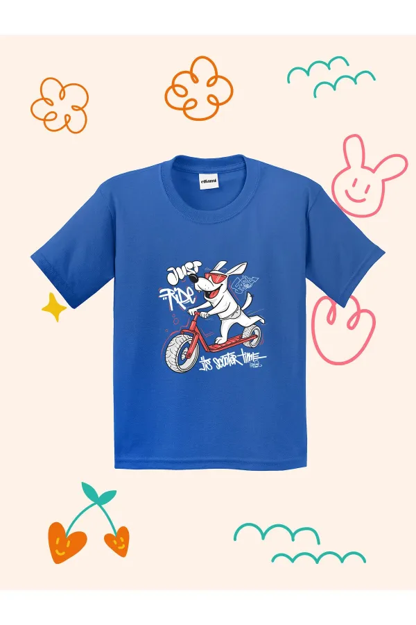 Kids' T-shirt with Cute Dog Riding a Scooter Print