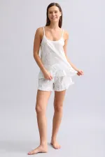 Débardeur blanc à fines bretelles en voile pour femme égyptienne