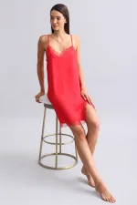 Kadın Dantel Yaka Saten Kısa Gecelik Kırmızı