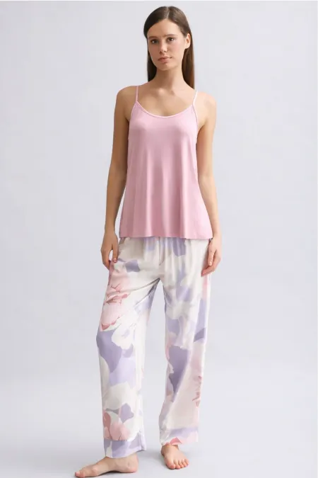 Mısırlı Kadın Örme İp Askılı Biye Detaylı Atlet Açık Pembe