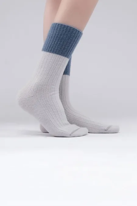 Chaussettes thermiques douces et moelleuses pour femmes, grises, style égyptien.