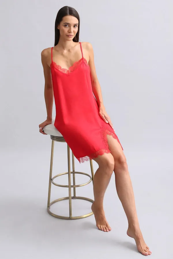 Kadın Dantel Yaka Saten Kısa Gecelik Kırmızı