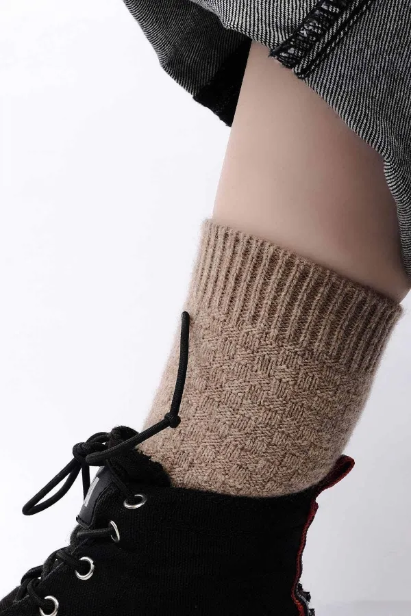 Chaussettes simples en laine de mouton pour femmes égyptiennes, beiges