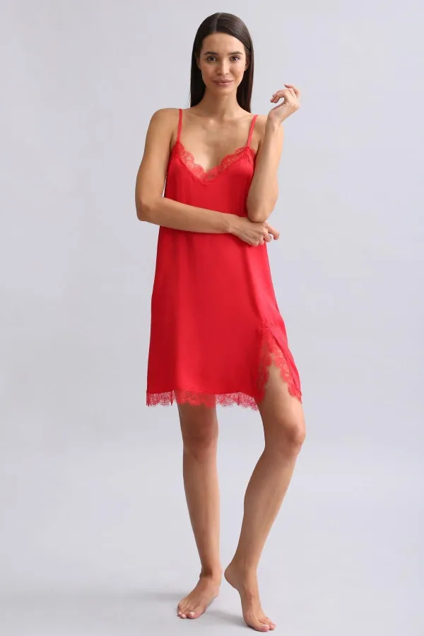 Kadın Dantel Yaka Saten Kısa Gecelik Kırmızı