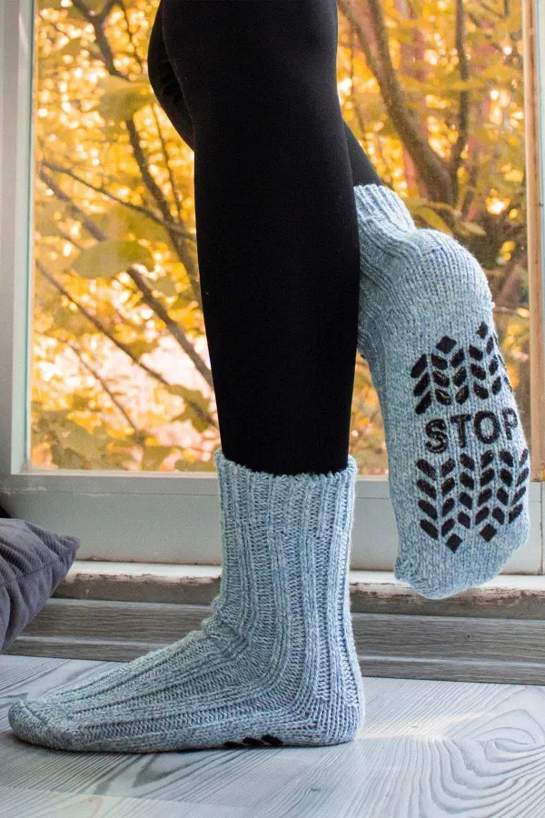 Chaussettes d'hiver bleues en laine mérinos pour femmes égyptiennes, coupe-froid, semelle antidérapante.