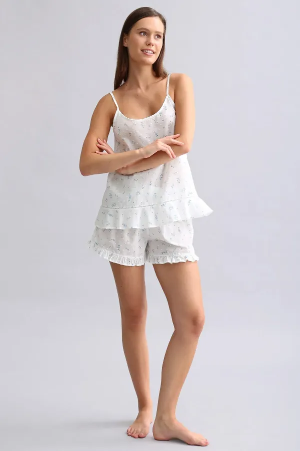 Mısırlı Kadın Vual Mini Şort Beyaz