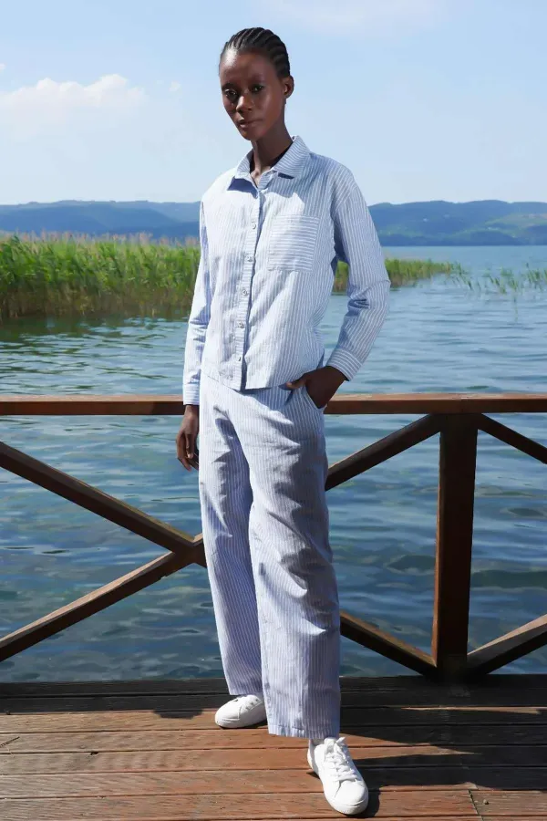 Mısırlı Kadın Pamuklu Çizgili Gömlek Takım Mavi