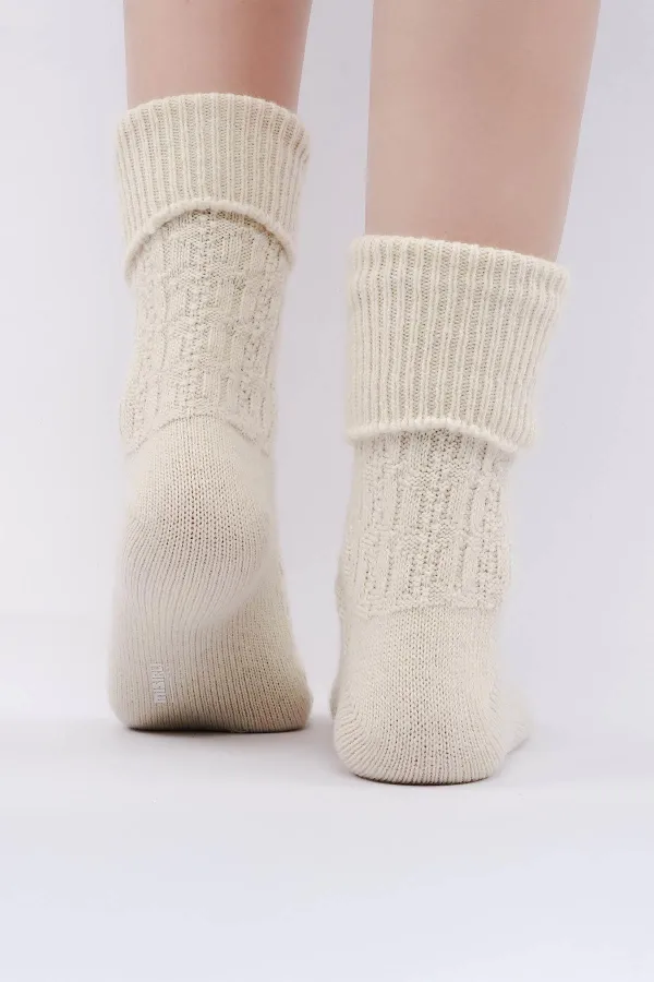 Mısırlı Kadın Koyun Yünü Tekli Kıvrık Soket Çorap Ekru