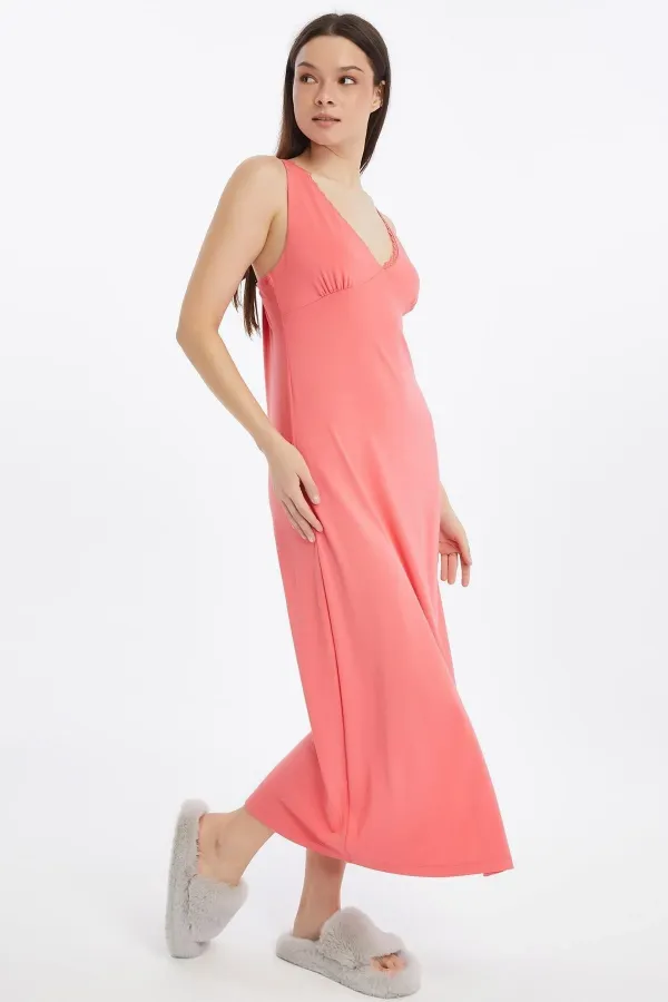 Chemise de nuit longue en maille épaisse à bretelles en viscose égyptienne corail