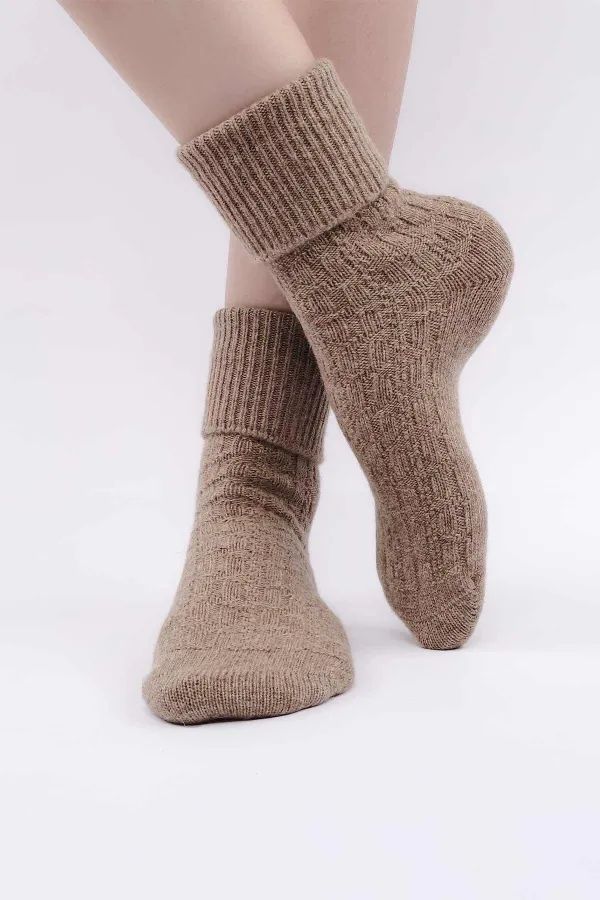 Chaussettes simples incurvées en laine de mouton pour femme égyptienne, beige