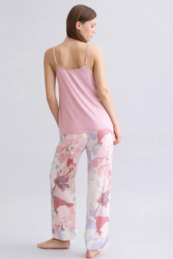 Mısırlı Kadın Örme İp Askılı Biye Detaylı Atlet Açık Pembe