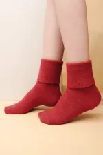 Chaussettes thermiques douces et moelleuses pour femmes Aytuğ, rouges.
