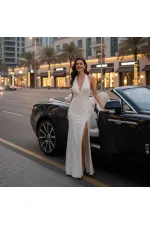 ROBE À COL EN V ET COL NŒUD