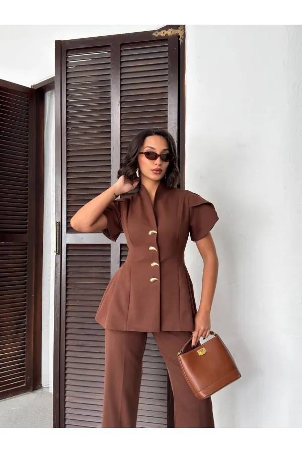 ENSEMBLE DE DÉTAILS À VOLANTS D'ÉPAULE