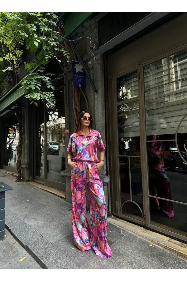 ENSEMBLE DEUX PIÈCES EN SATIN À COL POLO